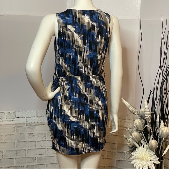 Lightweight Mini Dress with Deep Pockets - Picture 4 of 11